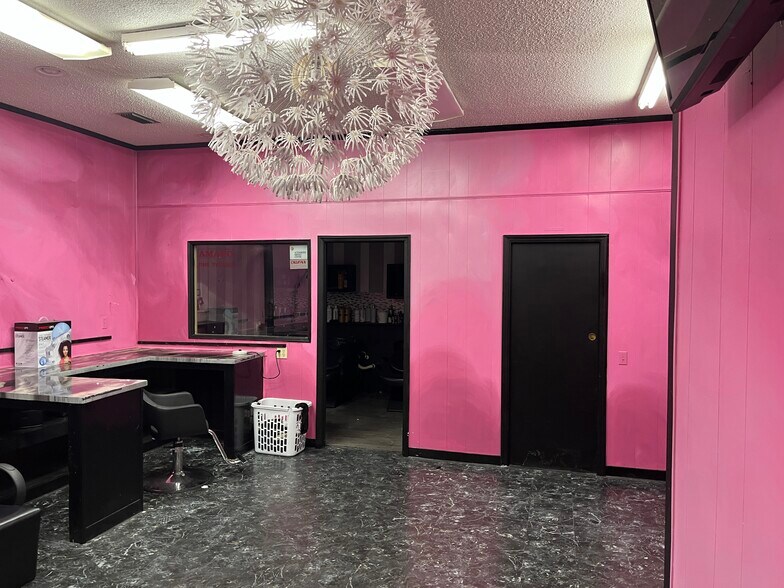 More Photos Of 1906 Parental Home Rd, Jacksonville Storefront For Sale