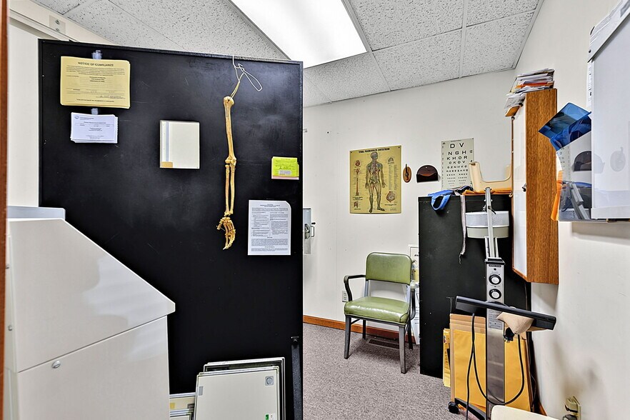 More Photos Of 7102 E Pendleton Pike, Indianapolis Office For Sale