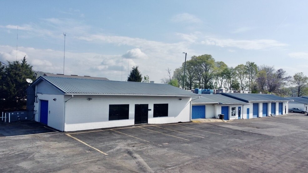 More Photos Of 2833 Western Ave, Knoxville Freestanding For Sale