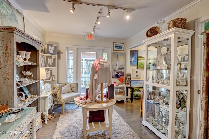 More Photos Of 5018 Oleander Dr, Wilmington Office Residential For Sale