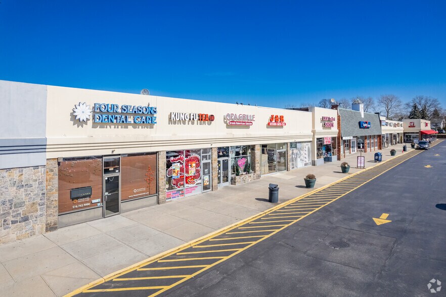 Primary Photo Of 400 Hillside Ave, Williston Park General Retail For Lease