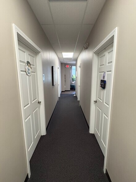 More Photos Of 402-404 S Scott Rd, Fort Wayne Showroom For Sale
