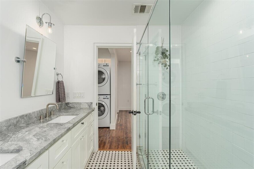 More Photos Of 1148 Northwestern Ave, Austin Specialty For Sale