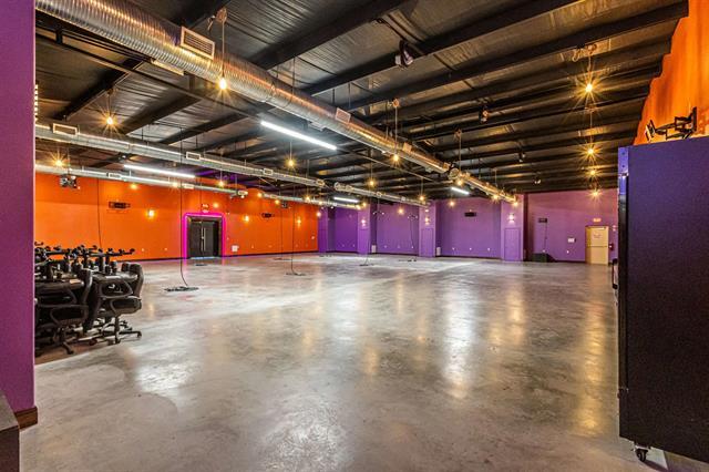 More Photos Of 25998 TX State Hwy 359, Bruni Warehouse For Sale