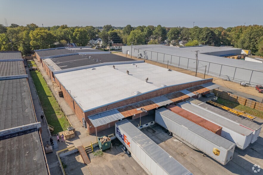 More Photos Of 827 Douglas Ave, Portsmouth Warehouse For Lease