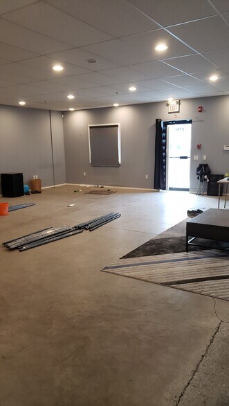 More Photos Of 8800 Venture Ave SE, Calgary Warehouse For Lease