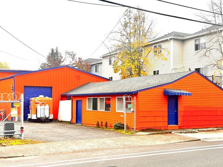 Primary Photo Of 13500 SE Division St, Portland Flex For Lease