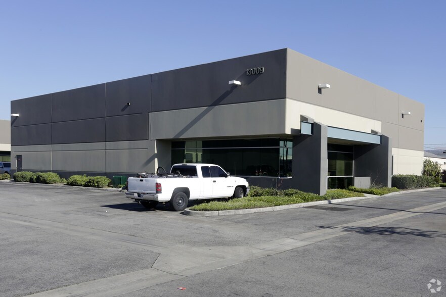 Primary Photo Of 13009 Los Nietos Rd, Santa Fe Springs Manufacturing For Lease