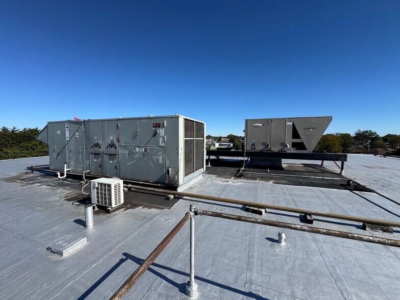 More Photos Of 990 Westbury Rd, Westbury Office For Sale