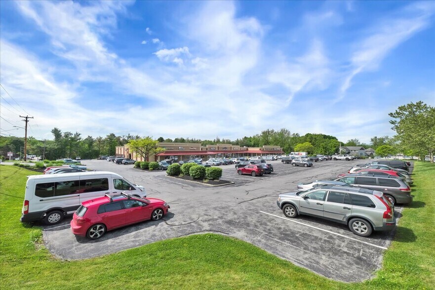 More Photos Of 696 Dutchess Tpke, Poughkeepsie Unknown For Lease