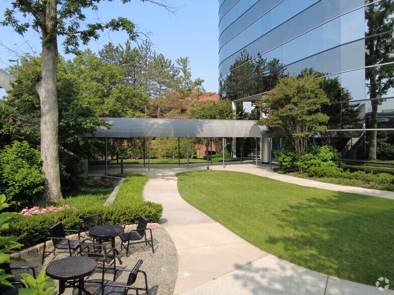 More Photos Of 8609 Westwood Center Dr, Vienna Office For Lease
