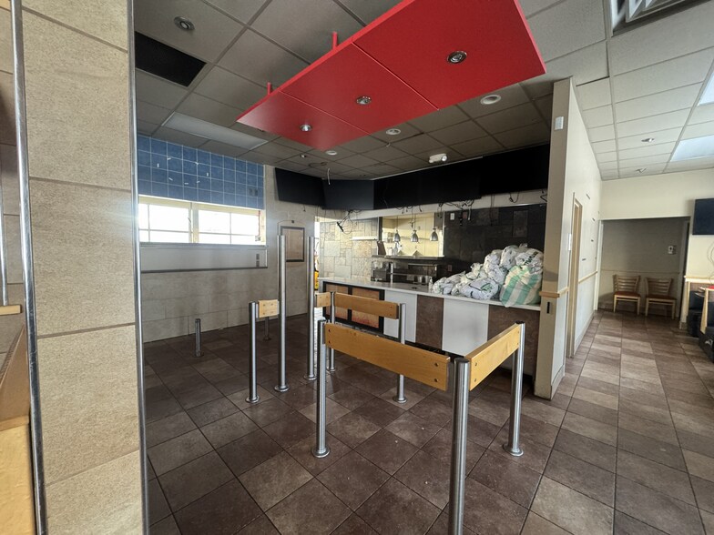 More Photos Of 1975 Abbott Rd, Anchorage Fast Food For Sale