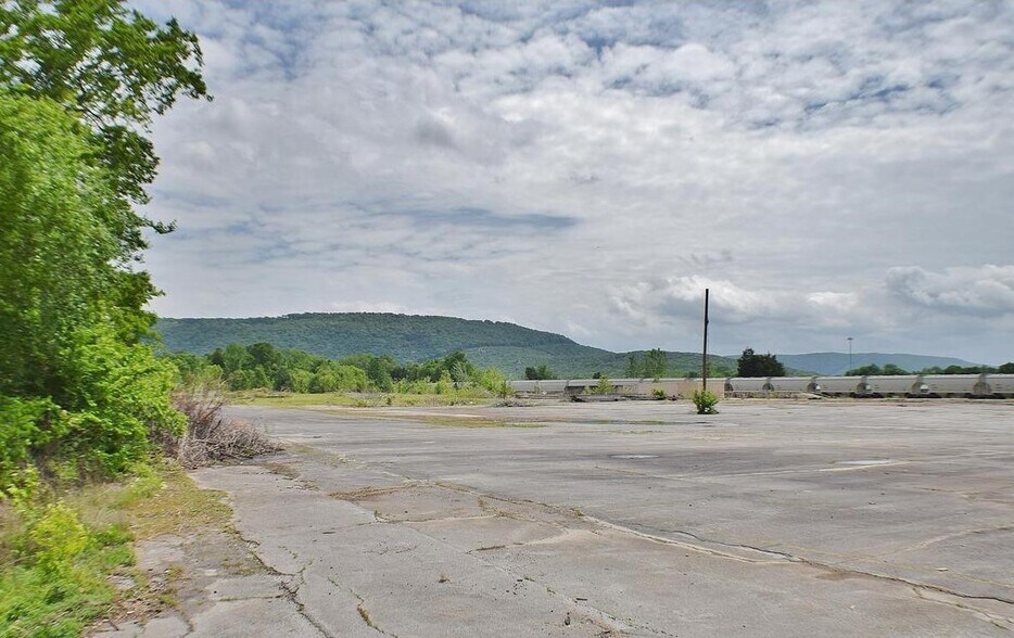 More Photos Of 13111 Memorial Pky SW, Huntsville Land For Lease