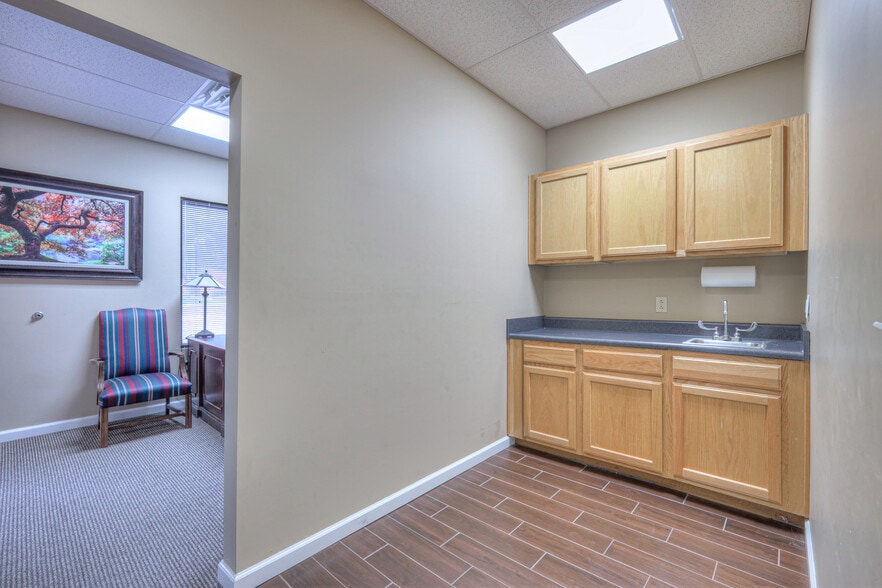 More Photos Of 106 Mission Ct, Franklin Office For Sale