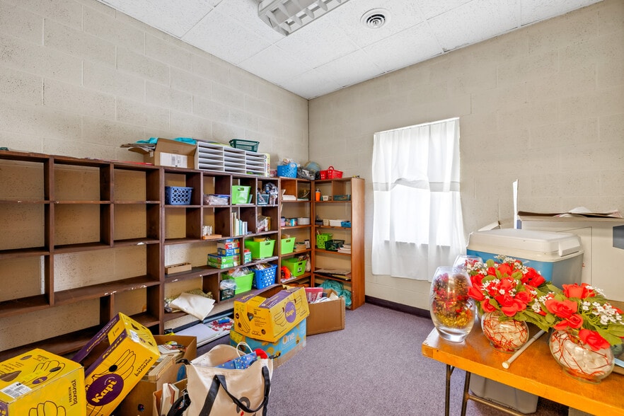 More Photos Of 334 N Oakland Ave, Statesville Specialty For Sale