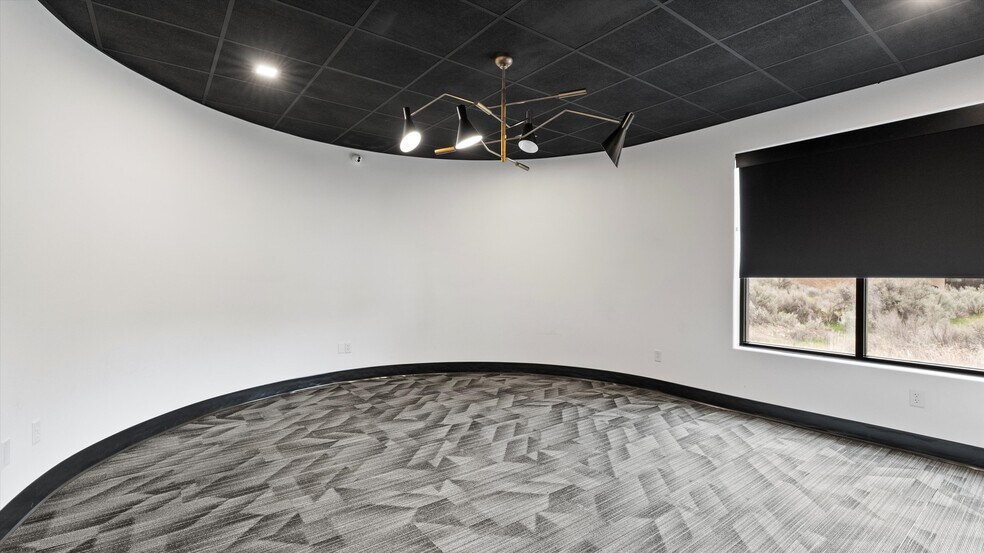 More Photos Of 5808 Bedford St, Pasco Office For Sale