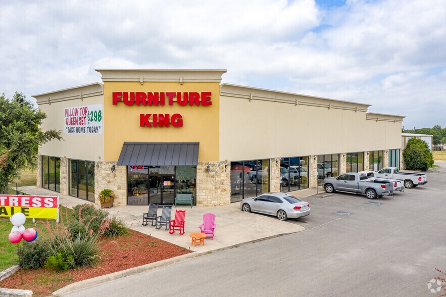 Primary Photo Of 15273 Interstate 35 N, Selma Freestanding For Lease