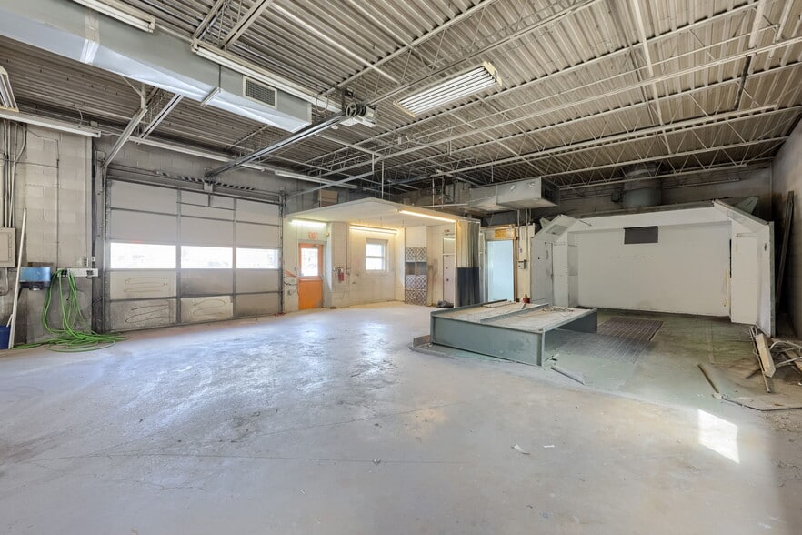 More Photos Of 1475 Carlisle Rd, York General Retail For Sale
