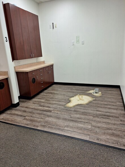 More Photos Of 2585 S Nellis Blvd, Las Vegas Freestanding For Lease