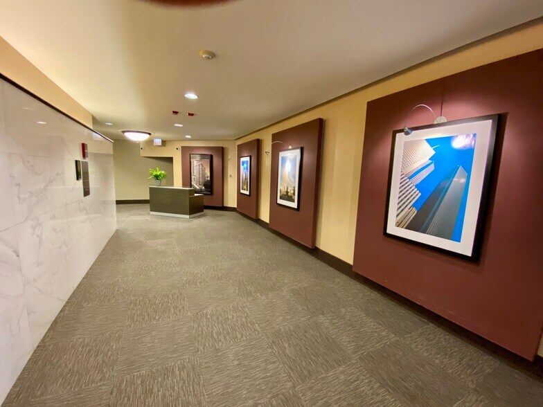 More Photos Of 50 E Washington St, Chicago Office For Sale