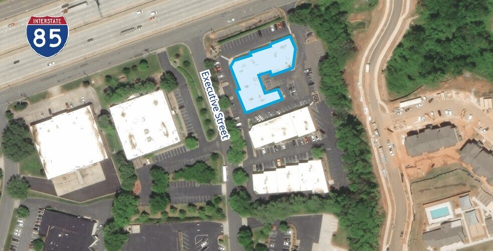 More Photos Of 2211 Executive St, Charlotte Unknown For Lease