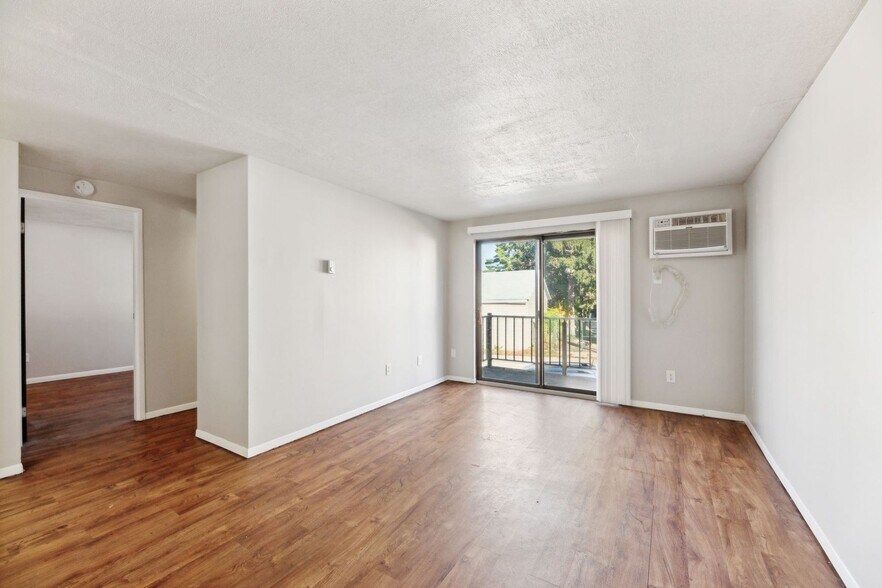 More Photos Of 3204 Mozart Ave, Cincinnati Apartments For Sale