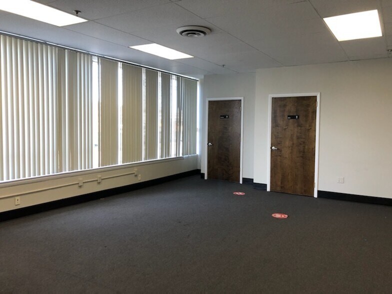 More Photos Of 10 Willow St, Moonachie Warehouse For Sale