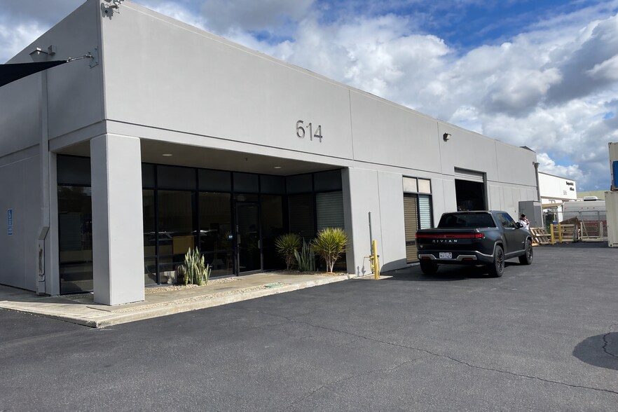 More Photos Of 614 Airport Rd, Oceanside Manufacturing For Lease