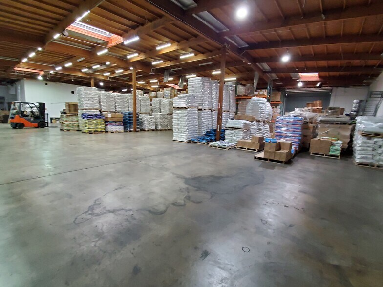 More Photos Of 520 Jamie Ave, La Habra Warehouse For Lease