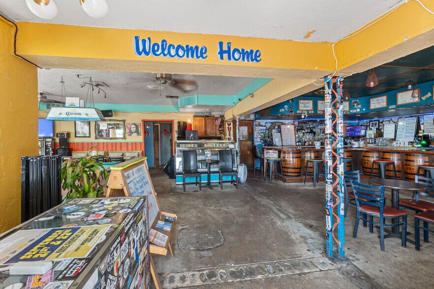 More Photos Of 10 Anastasia Blvd, Saint Augustine Bar For Lease