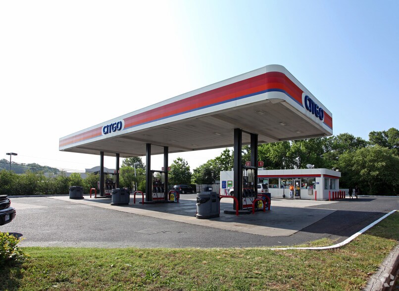 Primary Photo Of 601 Eastway Dr, Charlotte Convenience Store For Sale