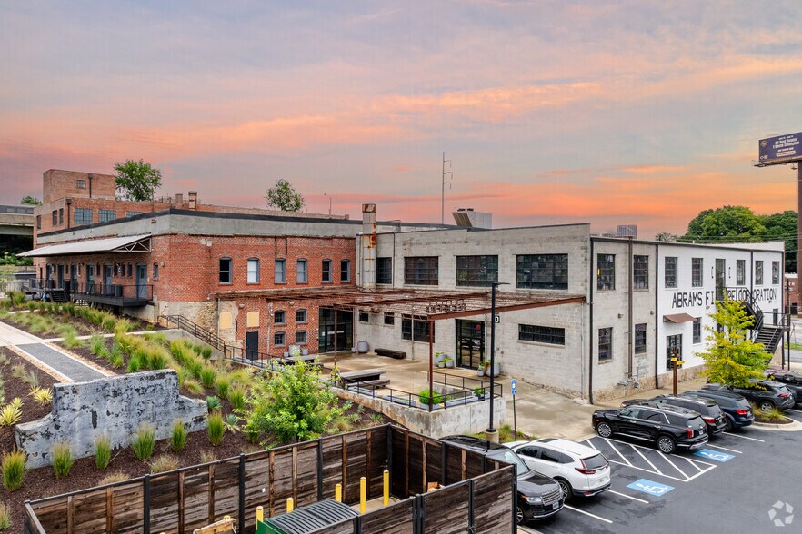 More Photos Of 565 Northside Dr, Atlanta Office For Lease