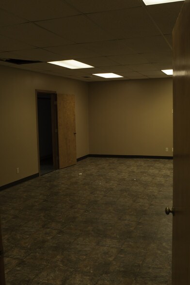 More Photos Of 210-240 Professional Ct, Lafayette Office For Sale