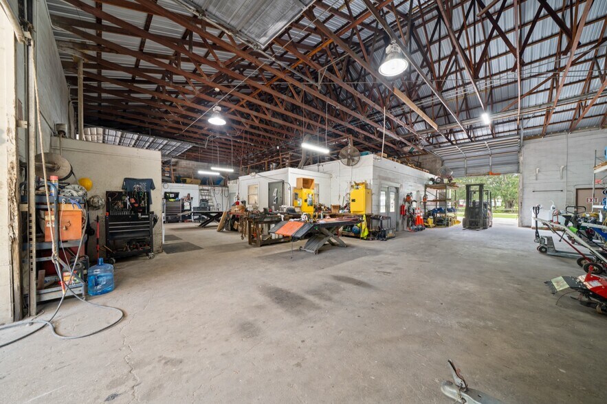 More Photos Of 7722 SE 126th Pl, Belleview Warehouse For Lease