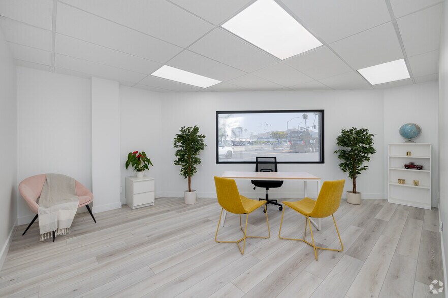 More Photos Of 11520 Jefferson Blvd, Culver City Light Distribution For Sale