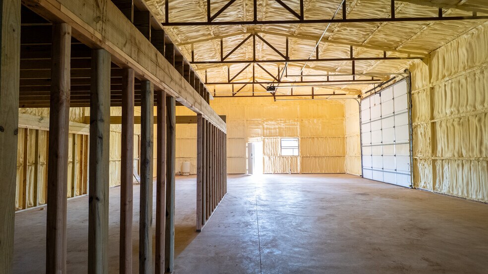 More Photos Of 11774 Maui Ln, Edmond Industrial For Sale