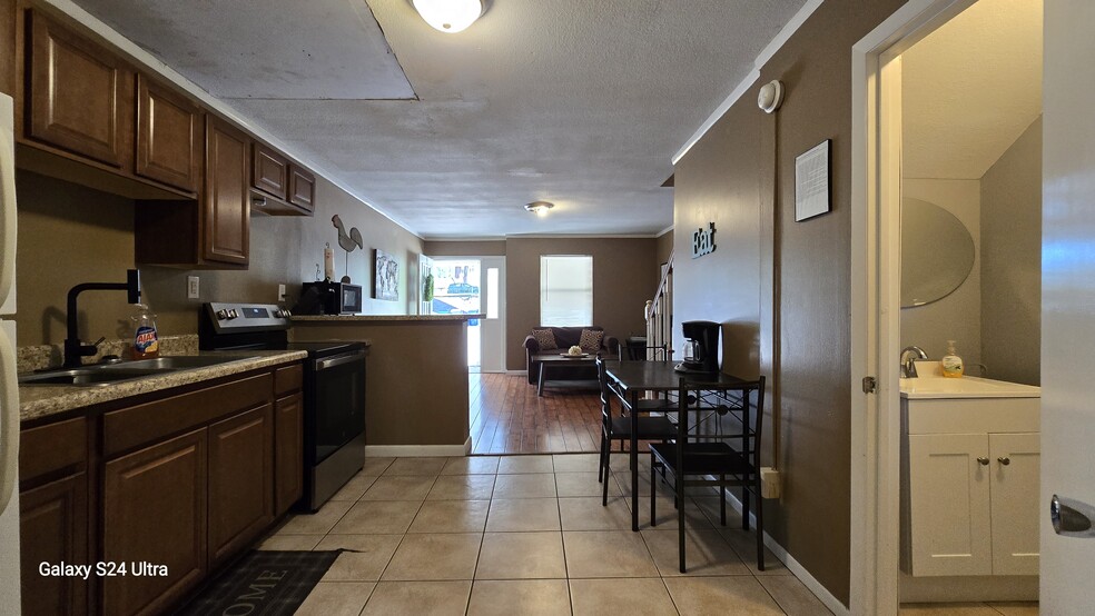 More Photos Of 1412-1418 Armstrong Ave, Knoxville Apartments For Sale