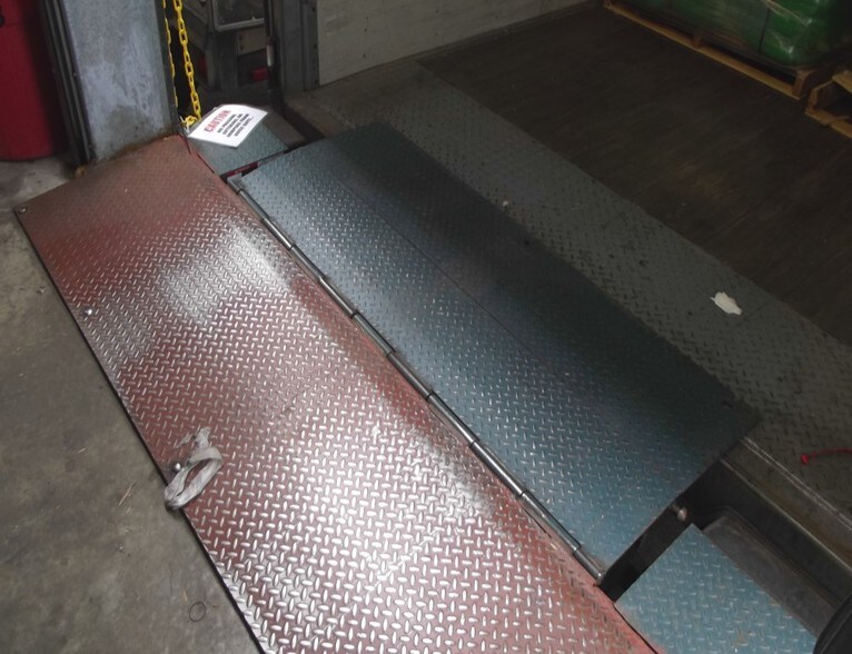 More Photos Of 20004 O'Brien Rd, Groveland Warehouse For Sale