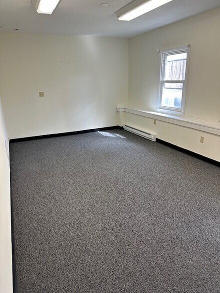 More Photos Of 22 Professional Park Rd, Storrs Mansfield Office For Lease