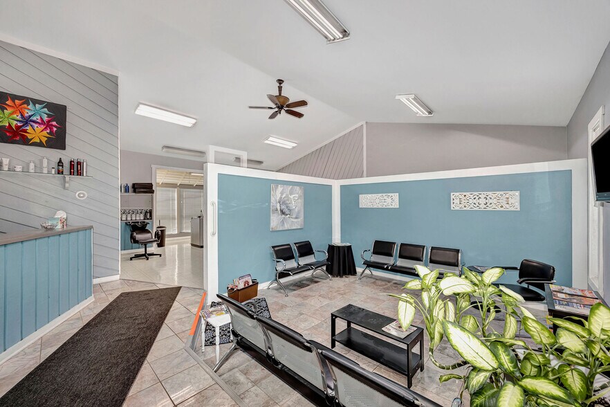 More Photos Of 1188 Pyramid Hill Blvd, Hamilton Flex For Sale