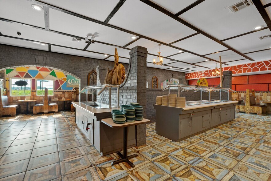 More Photos Of 929 US-98, Columbia Restaurant For Sale