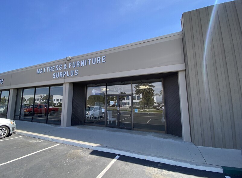 More Photos Of 3170-3198 E La Palma Ave, Anaheim Showroom For Lease