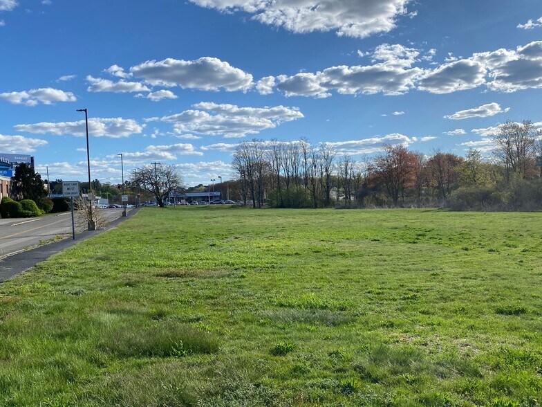 More Photos Of 50 Quannapowitt, Wakefield Land For Sale