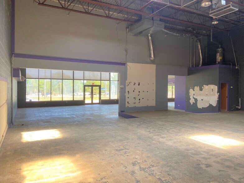 More Photos Of 3560-3570 Western Ave, Highland Park Freestanding For Lease