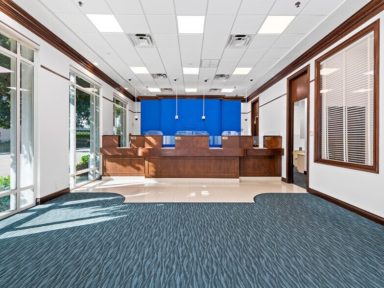 More Photos Of 200 NE 3rd Ave, Fort Lauderdale Storefront Retail Office For Lease