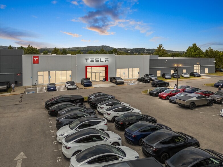 Primary Photo Of 300 Shingle Way, Franklin Auto Dealership For Sale