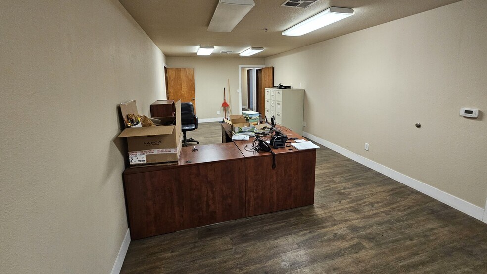More Photos Of 625 W Scott Ave, Woodland Warehouse For Lease