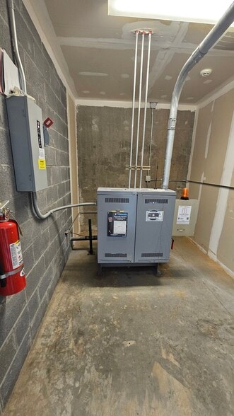 More Photos Of 6460 Atlanta Hwy, Alpharetta Veterinarian Kennel For Sale