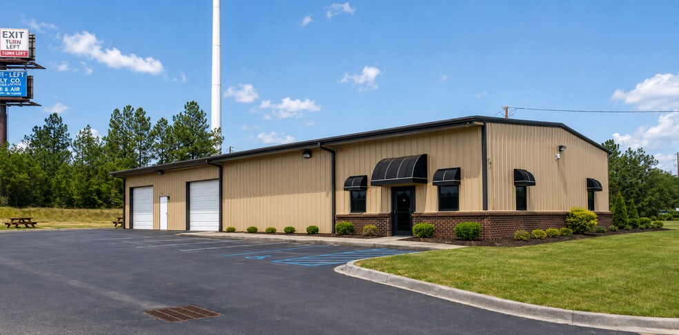 More Photos Of 108 Prides Way, Lexington Light Distribution For Sale