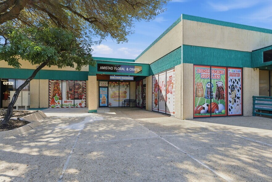 More Photos Of 13777 Judson Rd, San Antonio Unknown For Lease